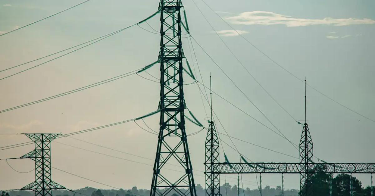 Resiliência da rede elétrica a eventos extremos: por que reforçar tudo não é a resposta