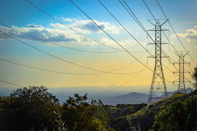 Linha de transmissão de energia